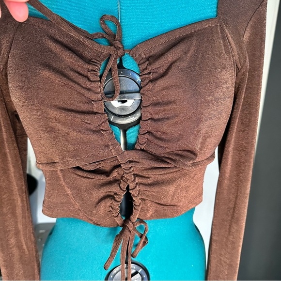 H&M Long Sleeve Tie Front Crop Top Brown Size Large - Picture 2 of 9